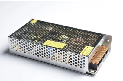 HİİTACHİ 12V 20A METAL KASA ADAPTÖR